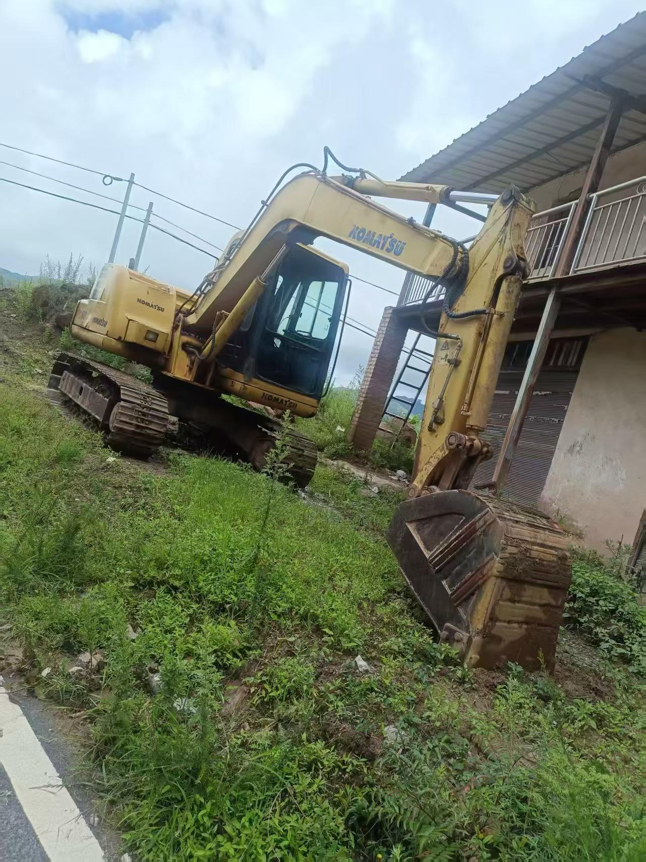 Buy Komatsu PC60 Used Excavator / 3