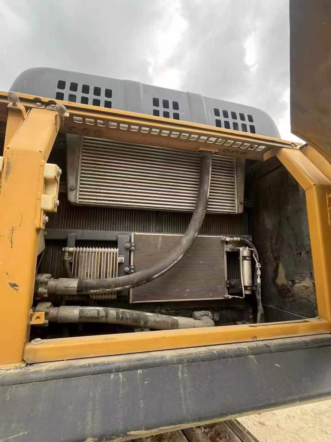 Buy XCMG XE400T Used Excavator / 3