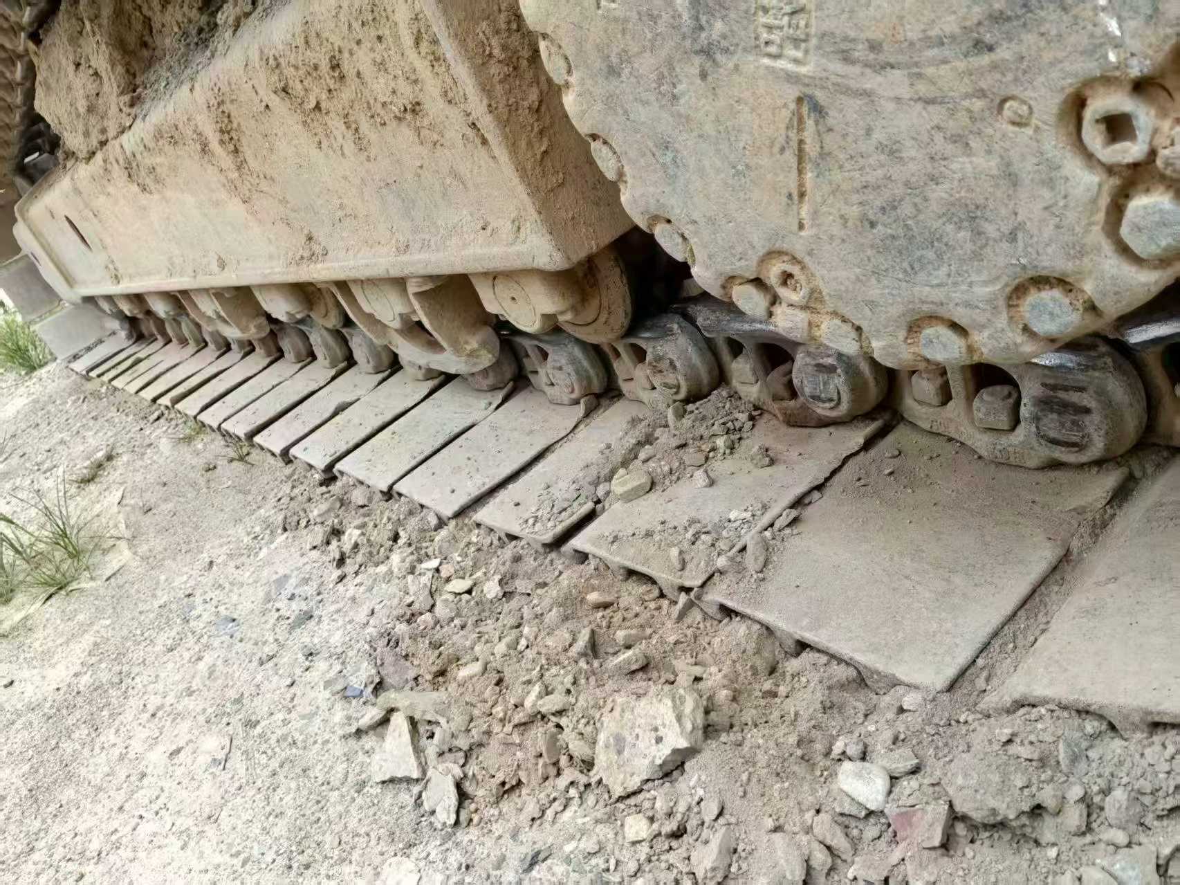 Buy Komatsu PC210-8 Used Excavator / 3