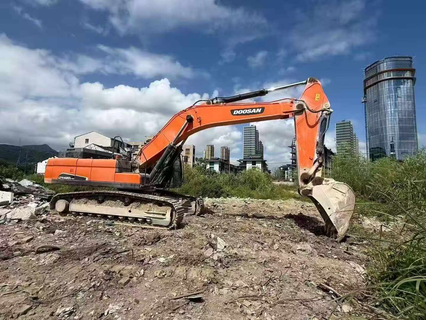 Compre Escavadeira Doosan DH420LC-7 Usada / 2