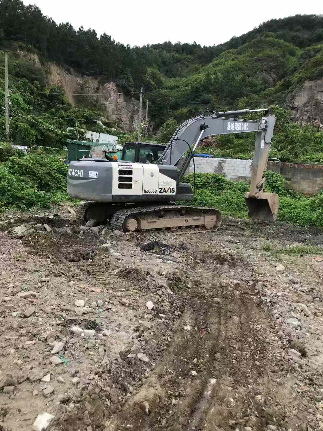 شراء Hitachi EX200-3 مستعمل حفارة