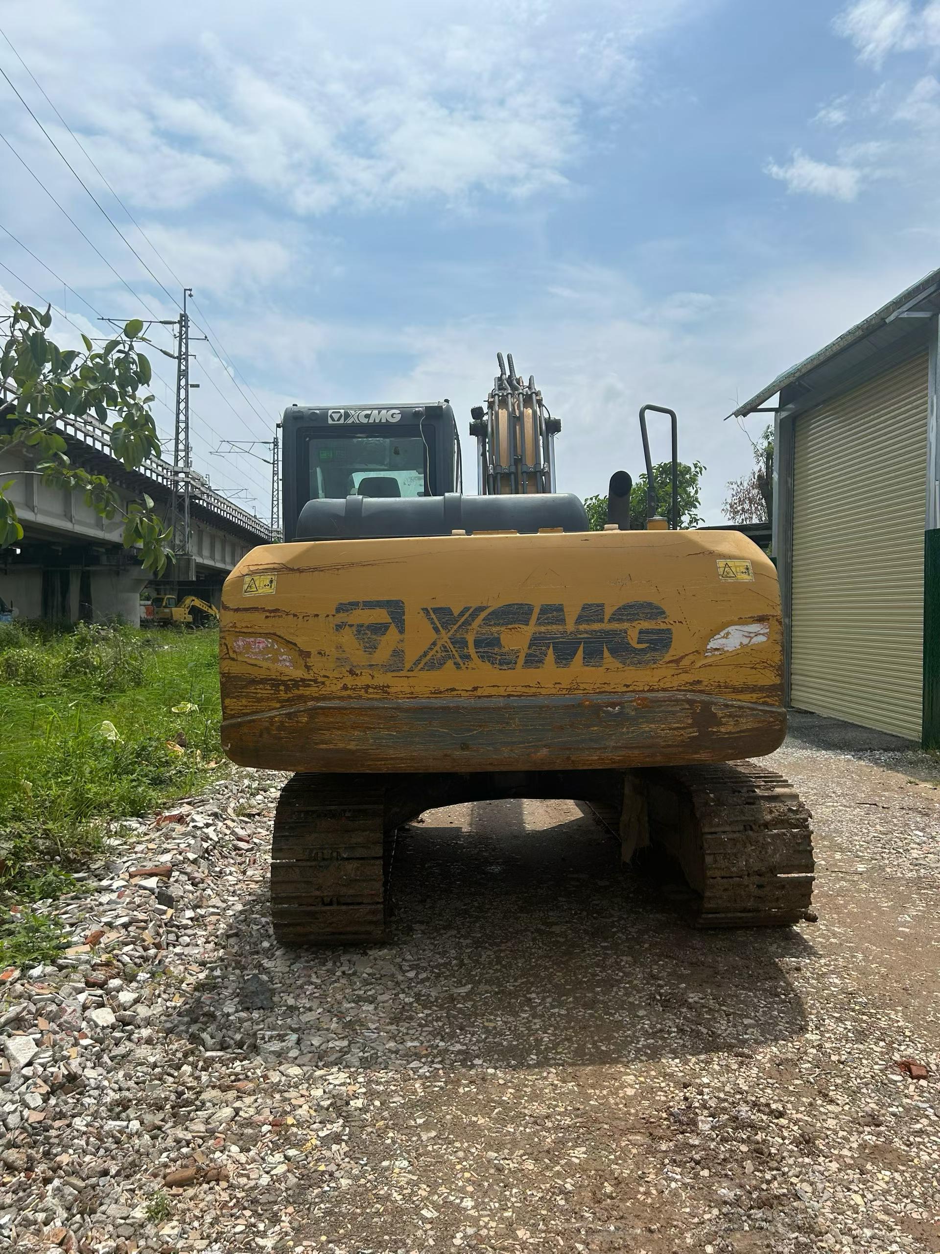 Buy XCMG XE135D Used Excavator