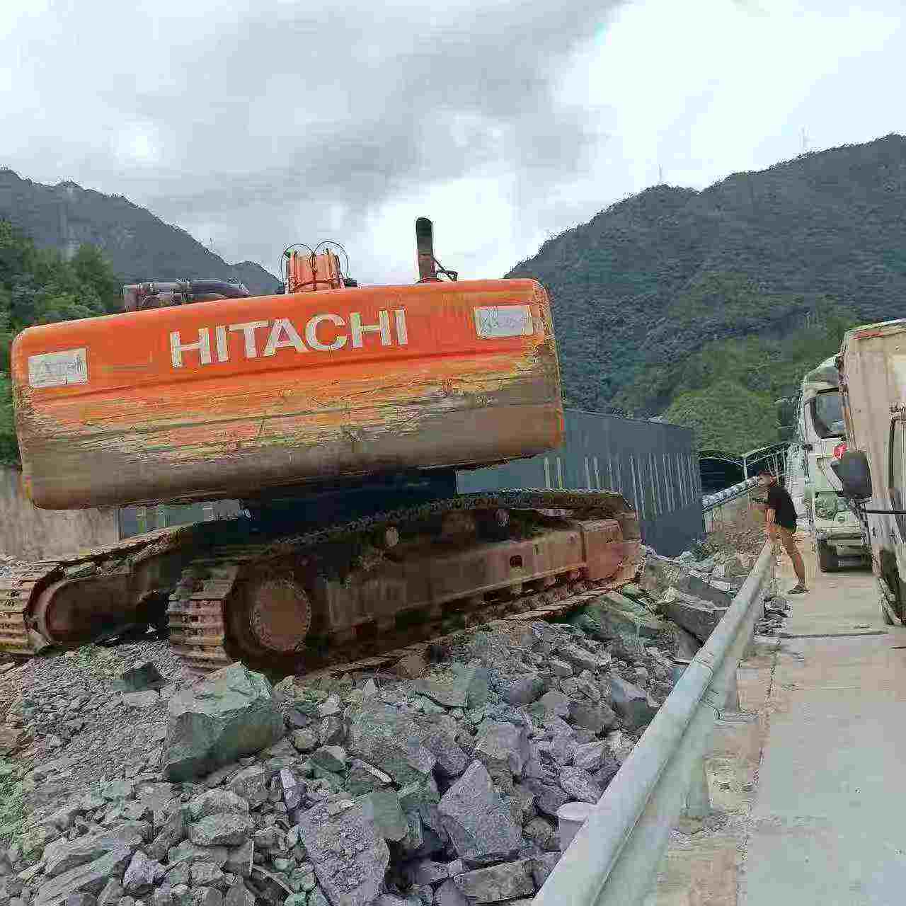Купить Подержанный Экскаватор Hitachi EX350H-5 / 2