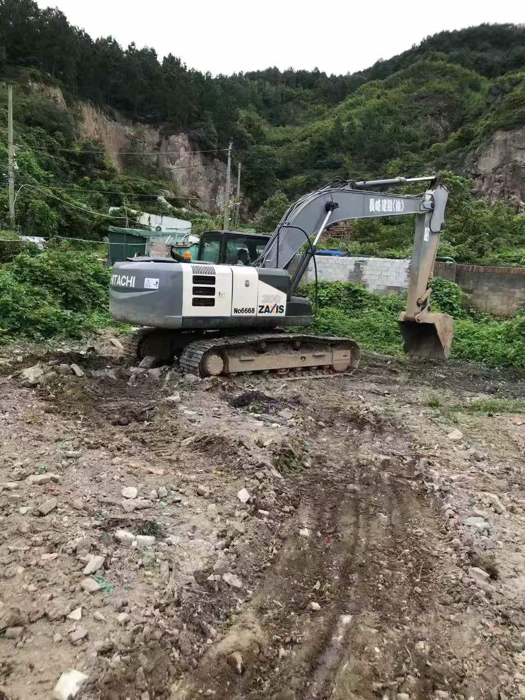 Comprar Hitachi EX200-3 Usado Excavadora