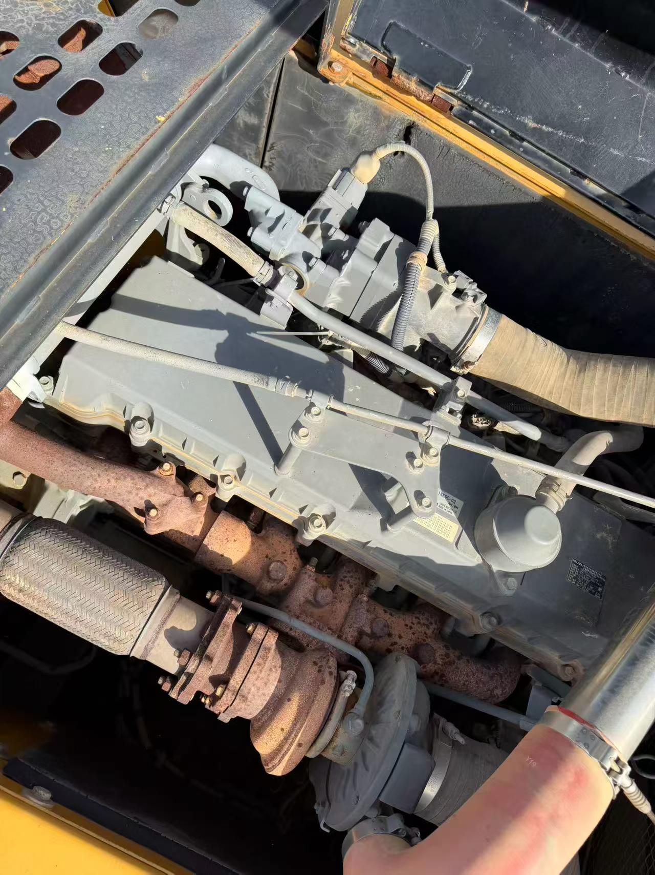 شراء حفارة Caterpillar CT360-8 مستعملة / 3 شراء حفارة Caterpillar CT360-8 مستعملة / 3