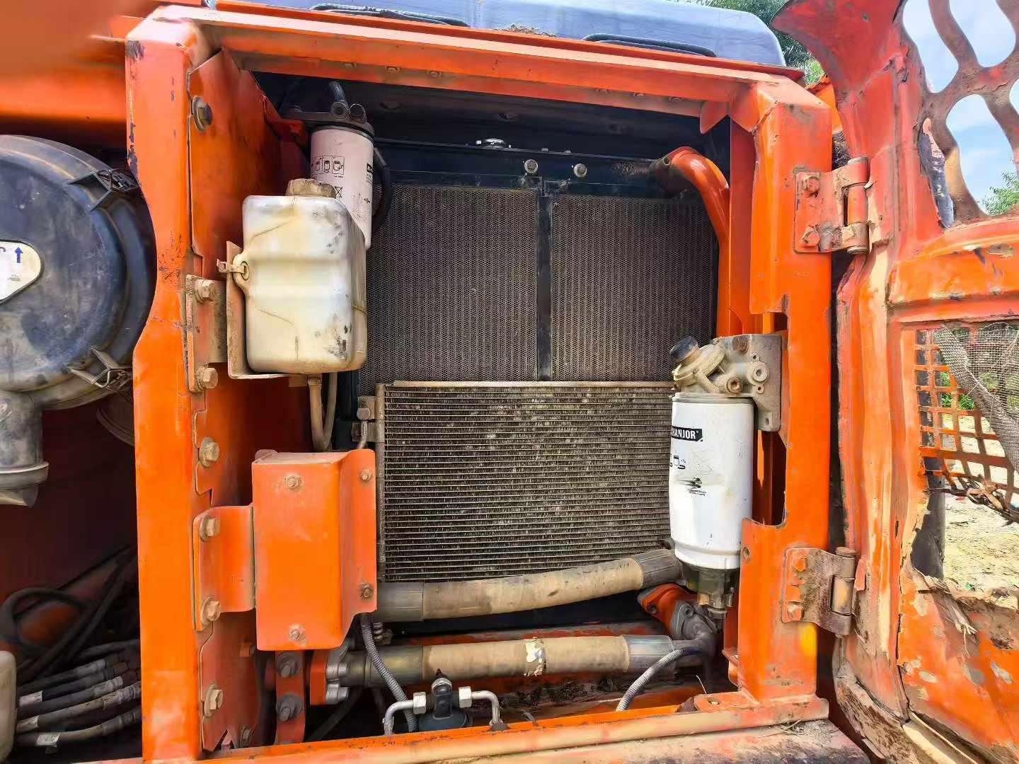 Compre Escavadeira Doosan DH150 Usada / 4