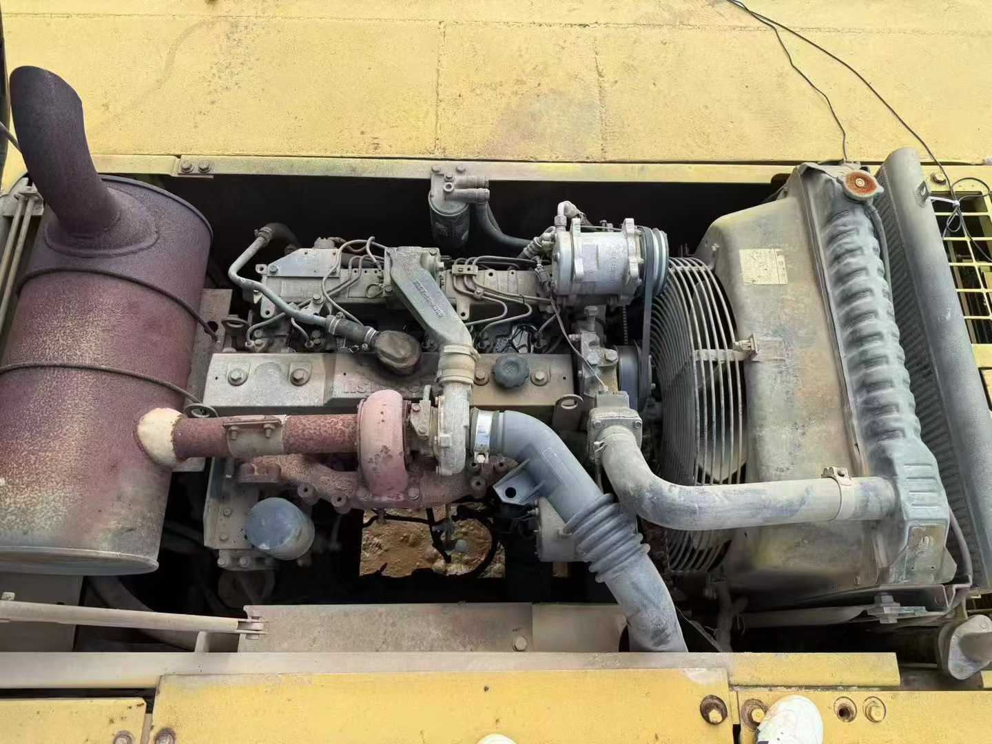 Купить Подержанный Экскаватор Komatsu PC220-6 / 3