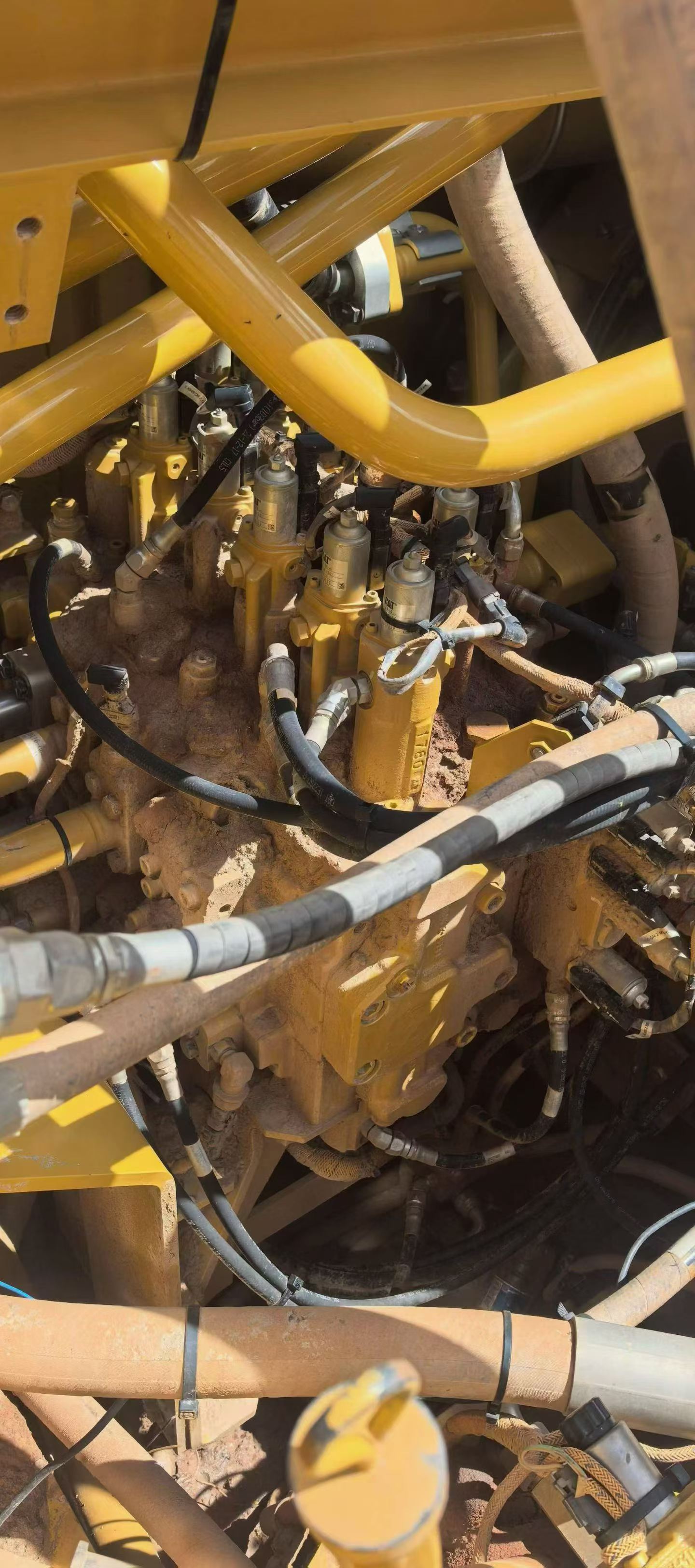 Compre Escavadeira Caterpillar 374D Usada / 4 Compre Escavadeira Caterpillar 374D Usada / 4