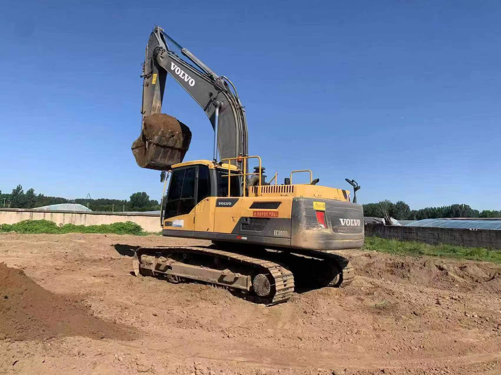 Buy Volvo EC300DL Used Excavator / 2