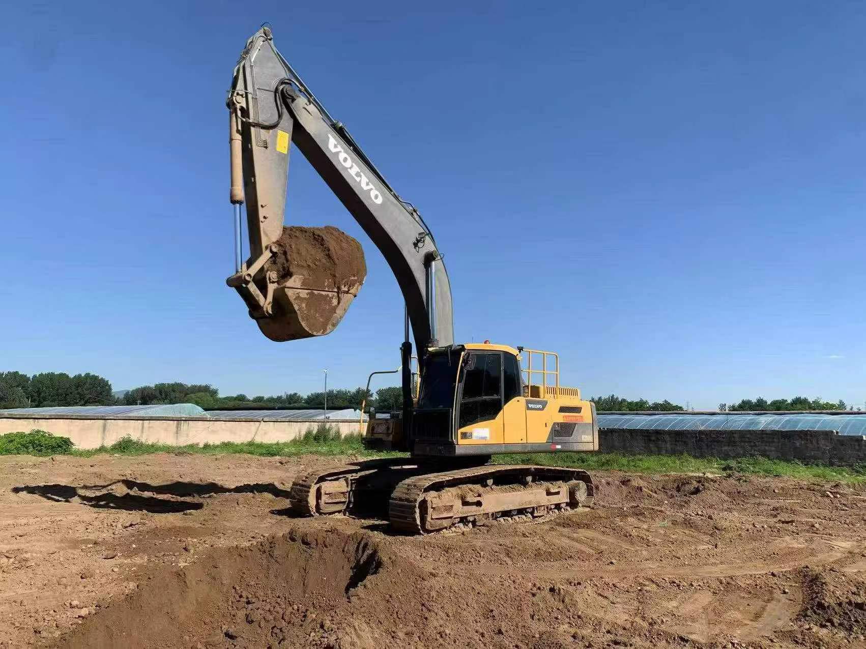 Comprar Volvo EC300DL Usado Escavadeira Comprar Volvo EC300DL Usado Escavadeira