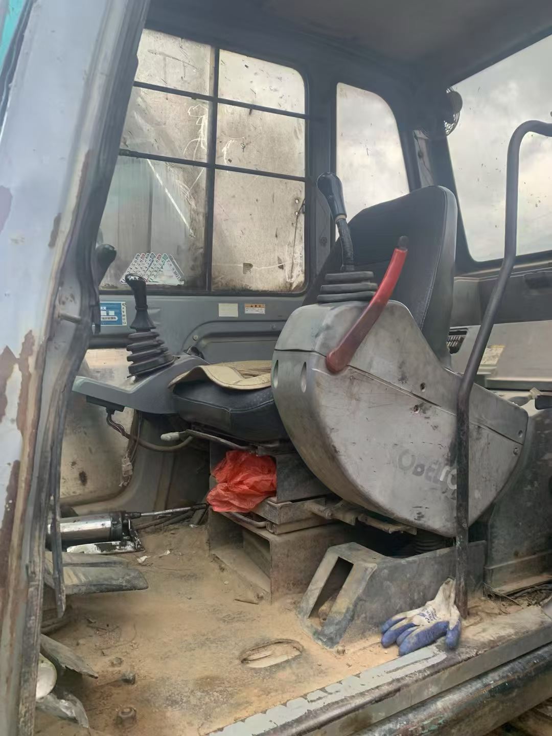 Compre Escavadeira Kobelco SK120 Usada / 4