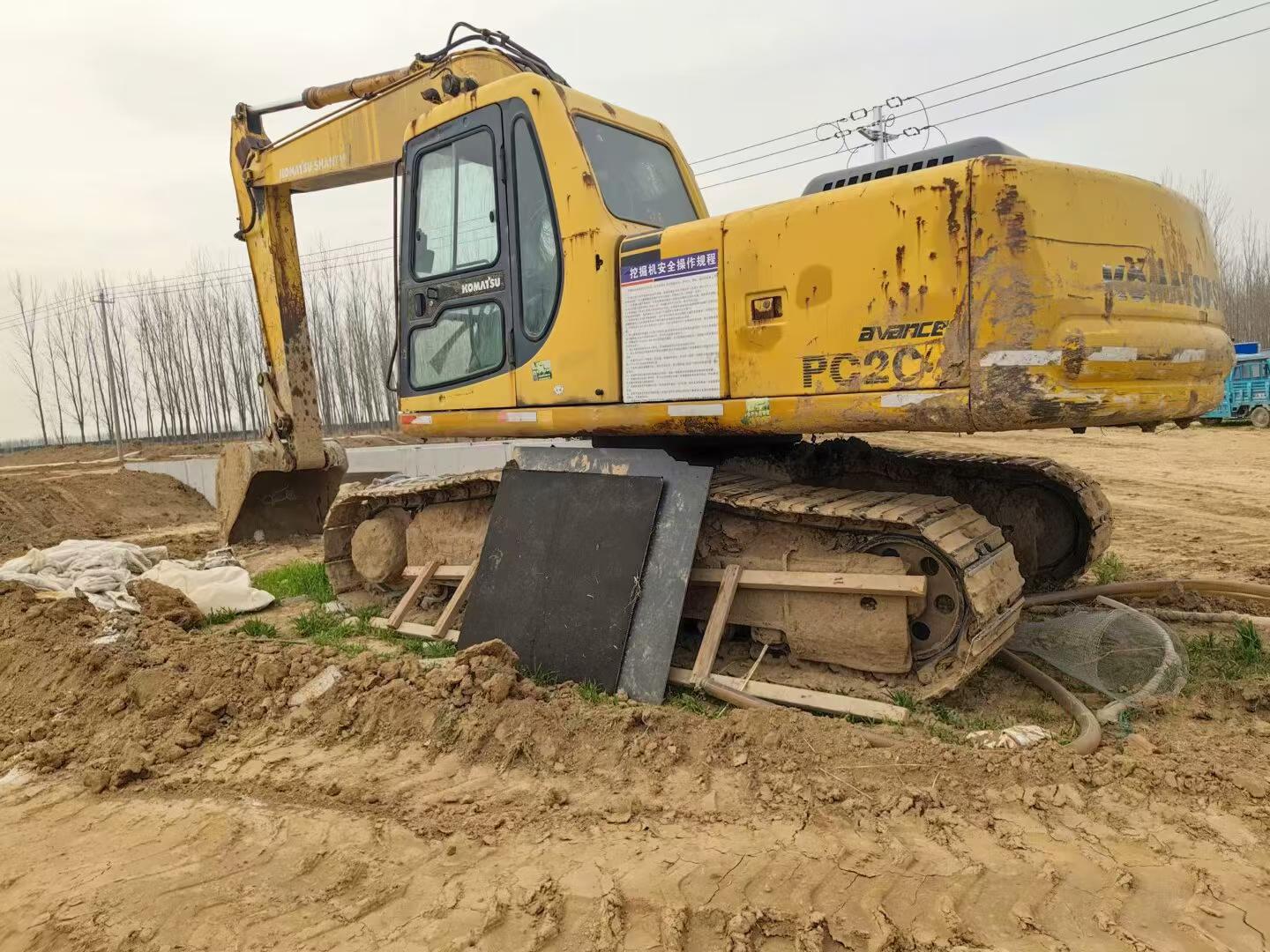 Buy Komatsu PC200-6 Used Excavator