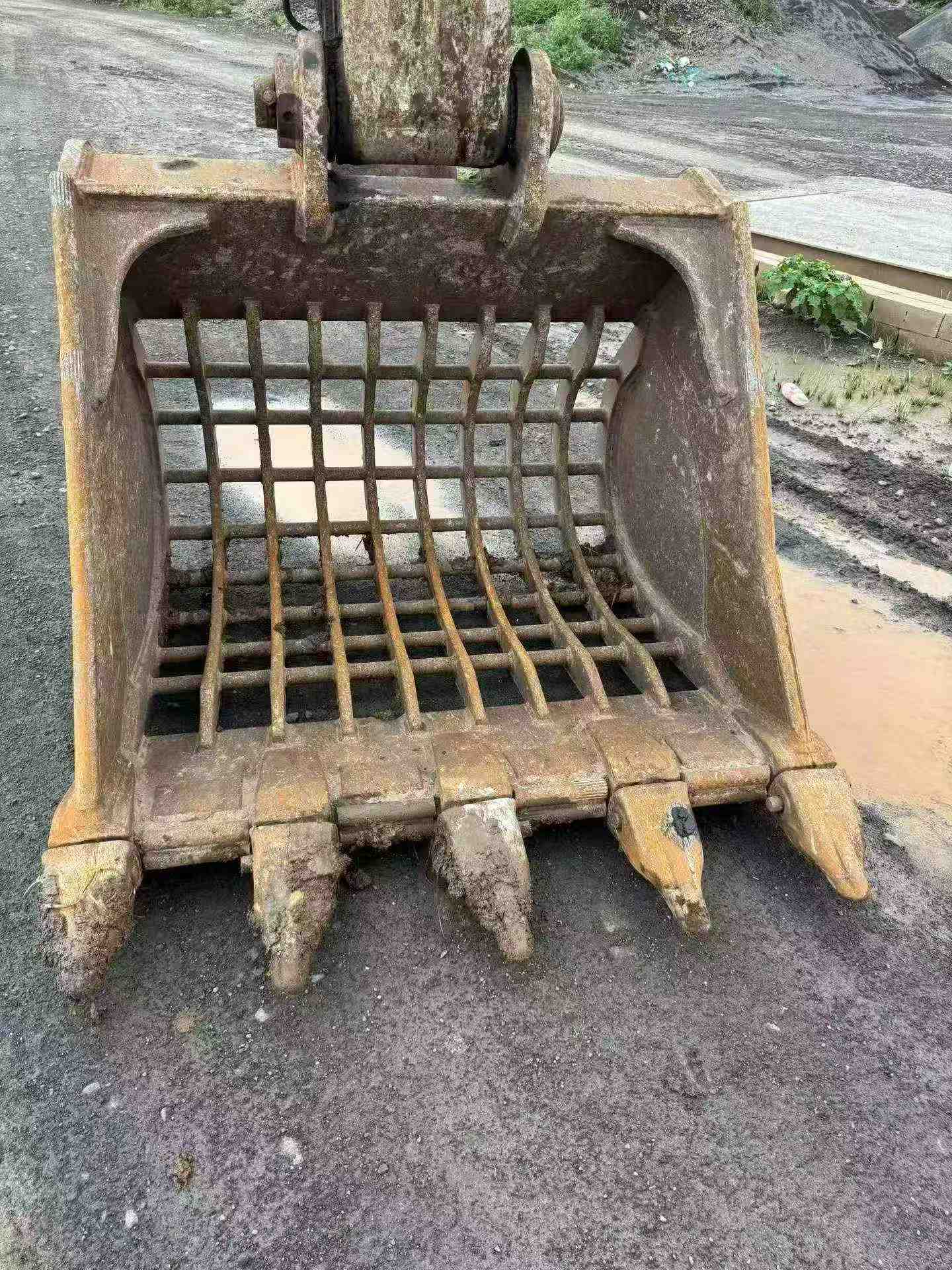 Buy Sany SY265C Used Excavator / 3