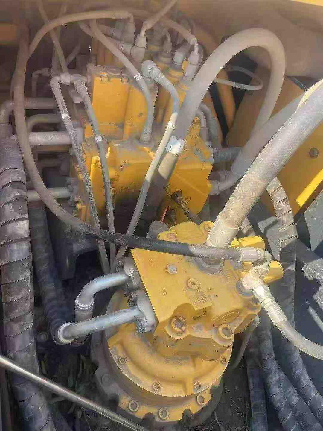 Compre Escavadeira Hyundai R215-7 Usada / 6