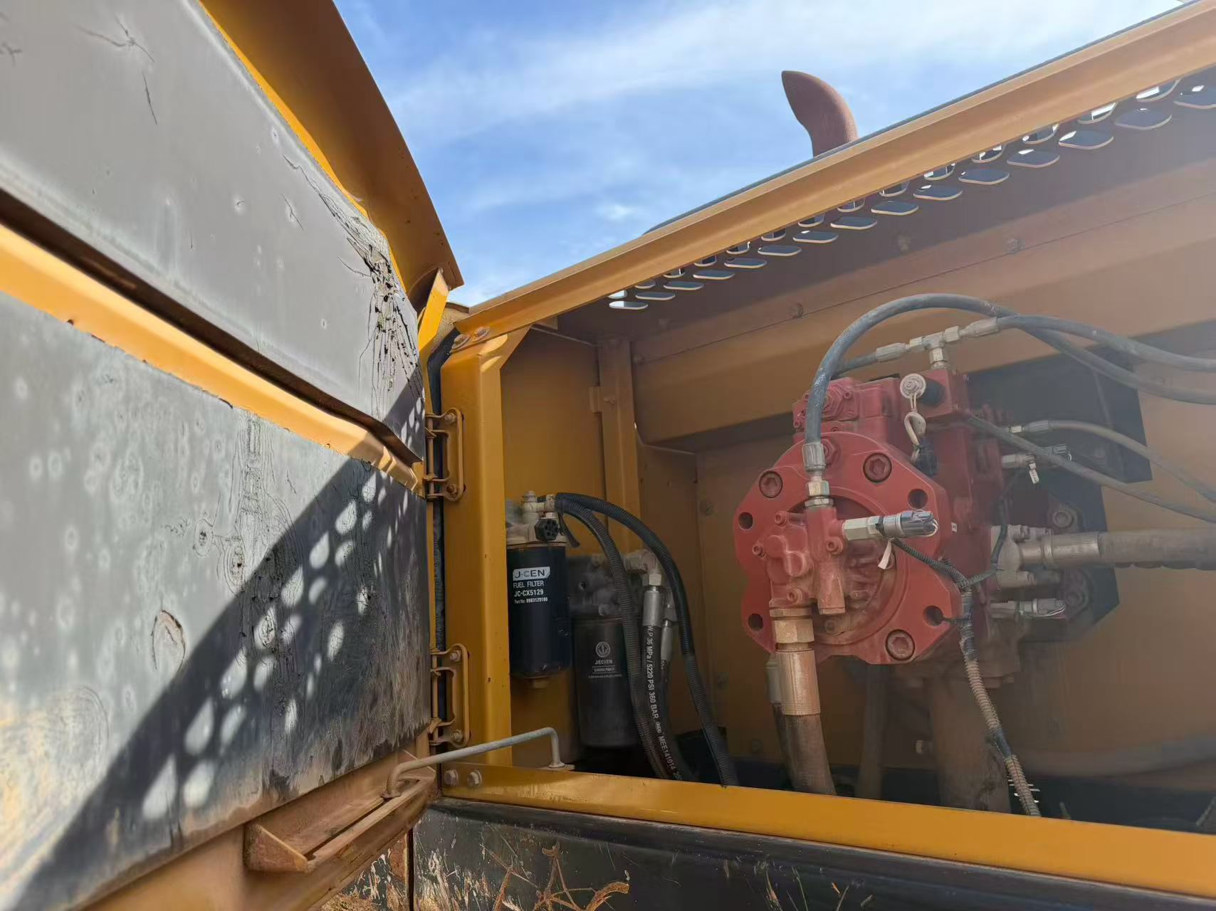شراء حفارة Caterpillar CT360-8 مستعملة / 2 شراء حفارة Caterpillar CT360-8 مستعملة / 2