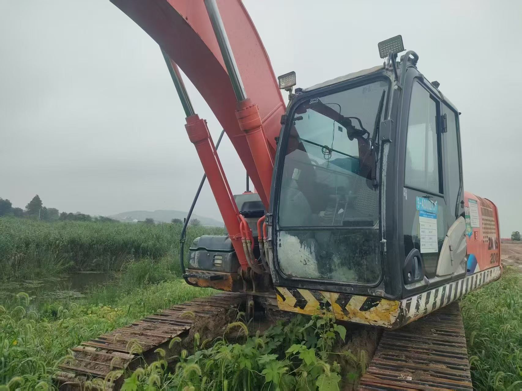 Buy Hitachi ZH200-5A Used Excavator / 4