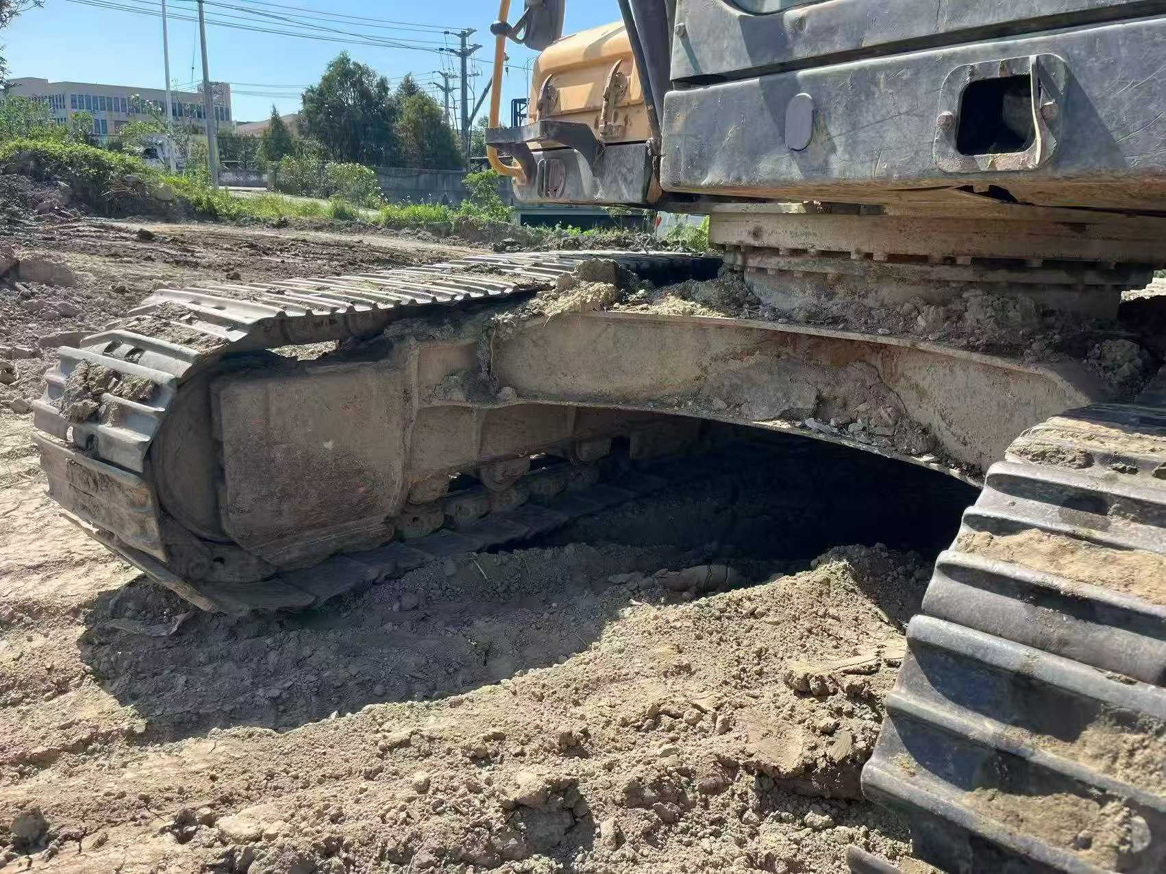 Купить Подержанный Экскаватор Volvo EC200 / 4