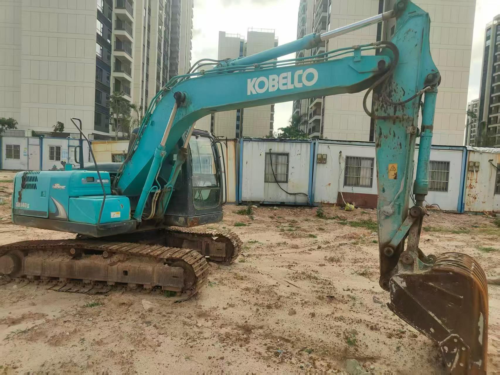 شراء حفارة Kobelco SK140 مستعملة / 3