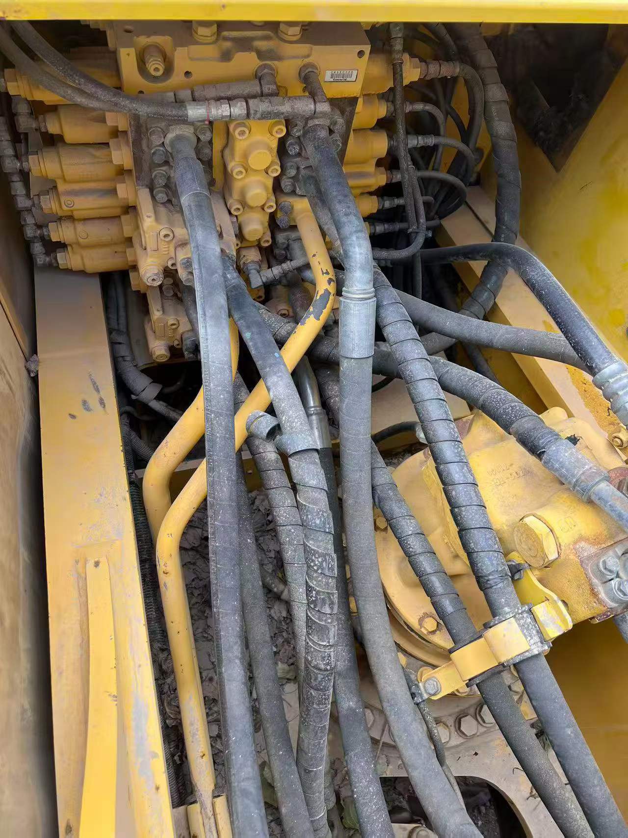 Compre Excavadora Komatsu PC240-6 Usada / 3 Compre Excavadora Komatsu PC240-6 Usada / 3