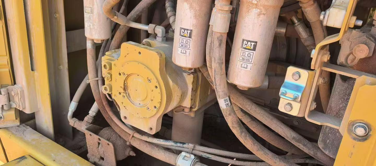 Compre Escavadeira Caterpillar 374D Usada / 2 Compre Escavadeira Caterpillar 374D Usada / 2