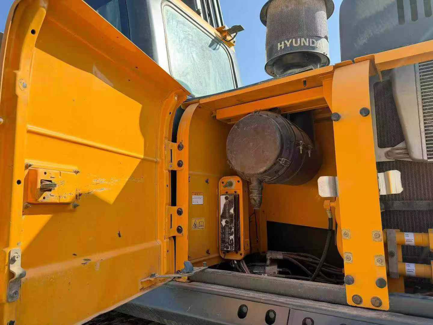 Compre Escavadeira Hyundai R350LVS Usada / 9