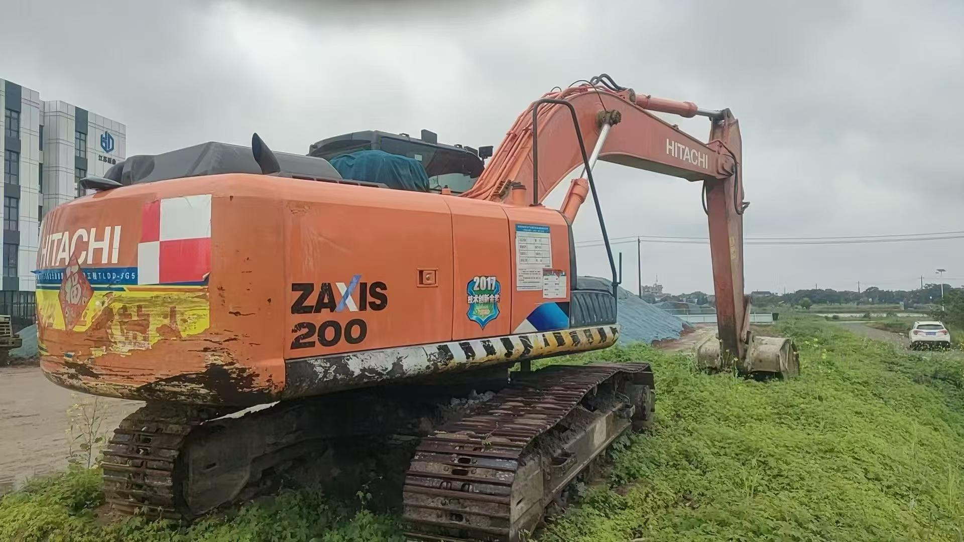 Buy Hitachi ZH200-5A Used Excavator / 2