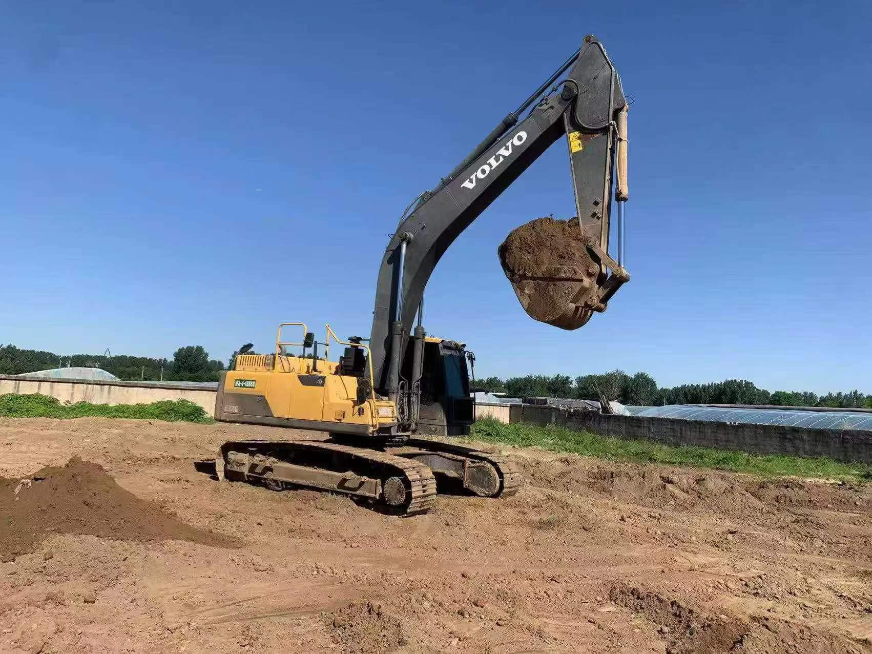 Buy Volvo EC300DL Used Excavator / 3