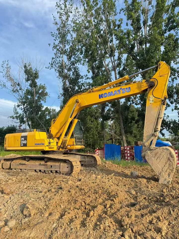 Compre Excavadora Komatsu PC240-6 Usada / 4 Compre Excavadora Komatsu PC240-6 Usada / 4