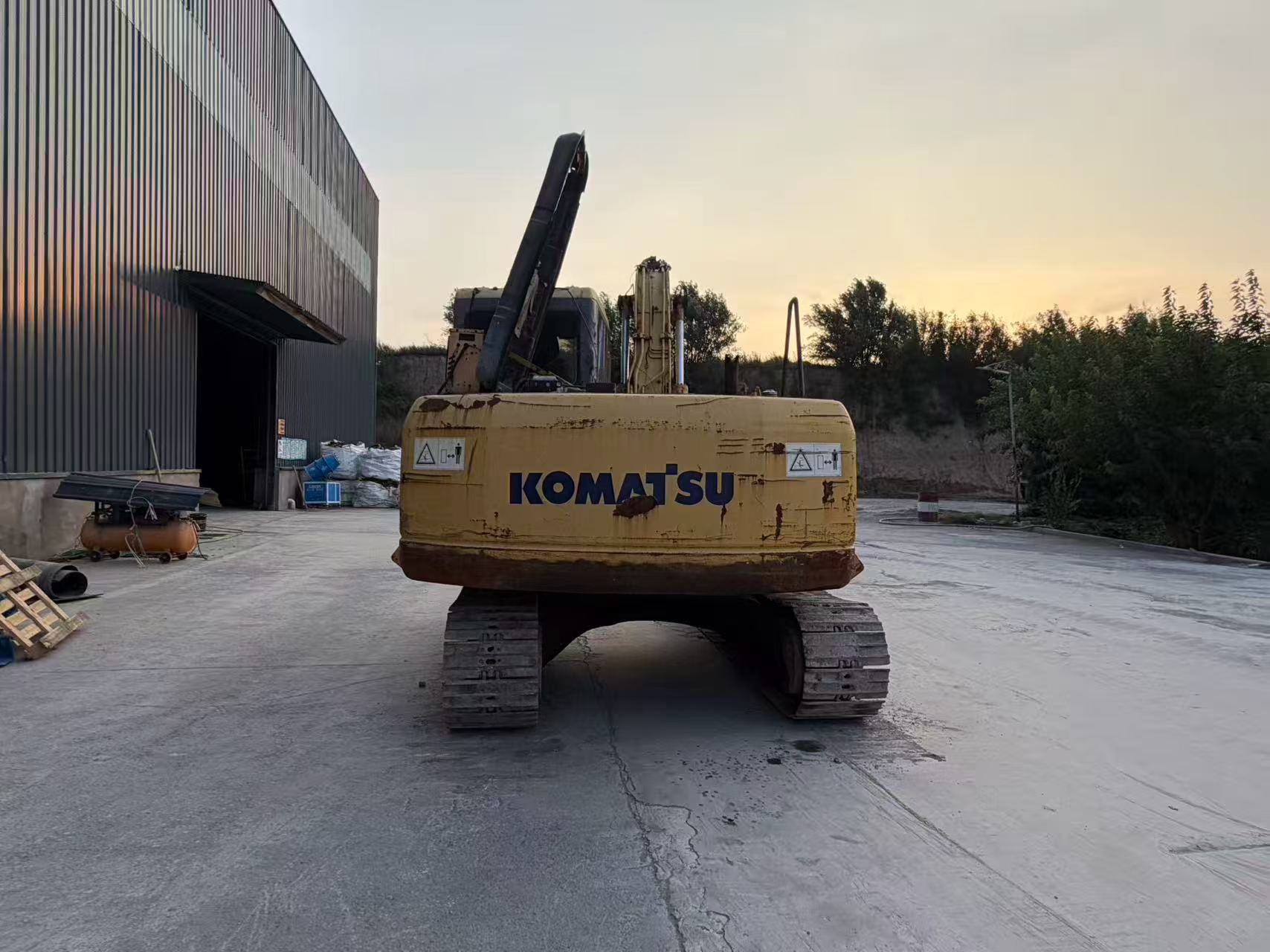 Compre Excavadora Komatsu PC130 Usada / 2 Compre Excavadora Komatsu PC130 Usada / 2