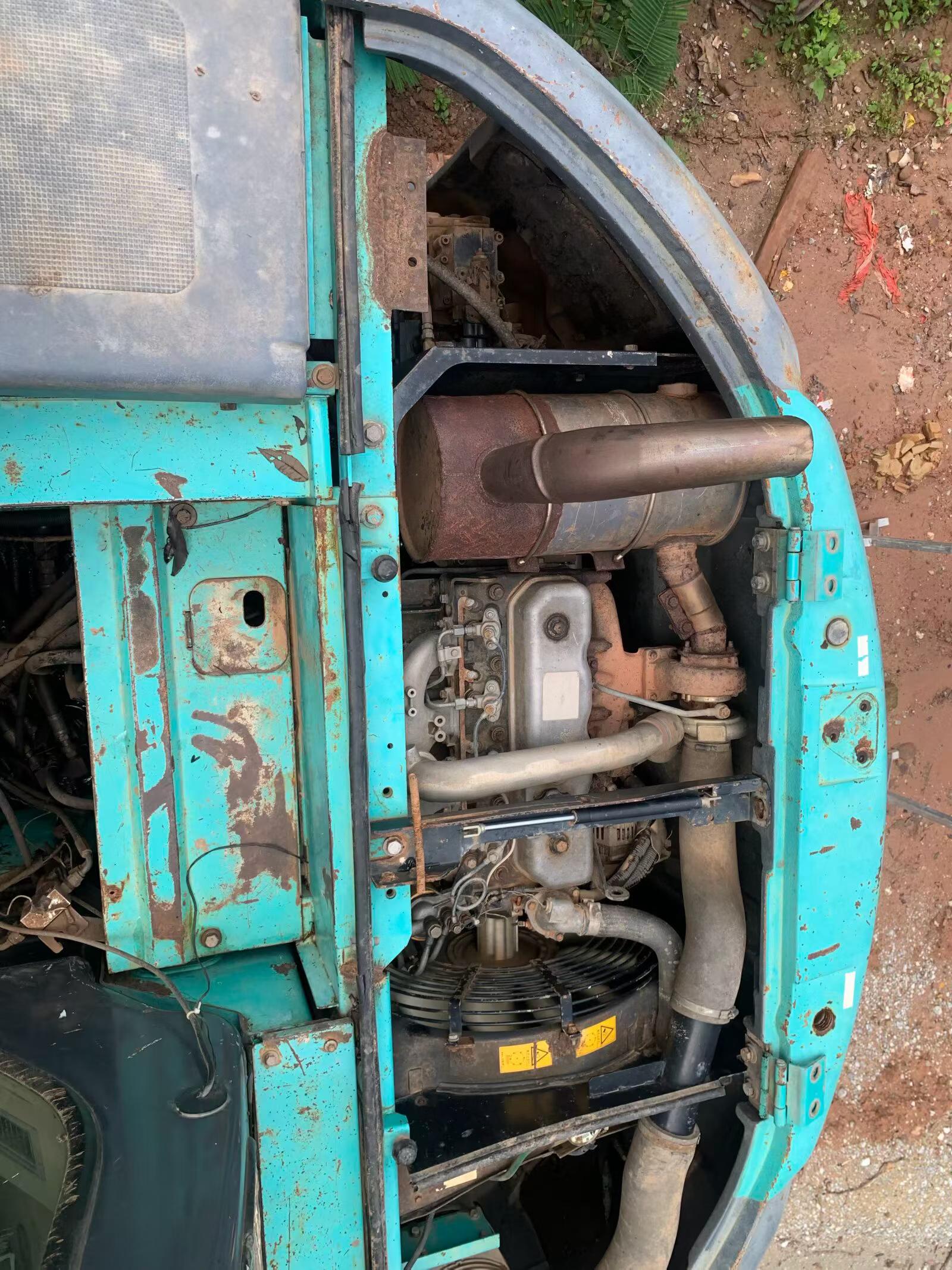 Compre Escavadeira Kobelco SK115SR Usada / 2