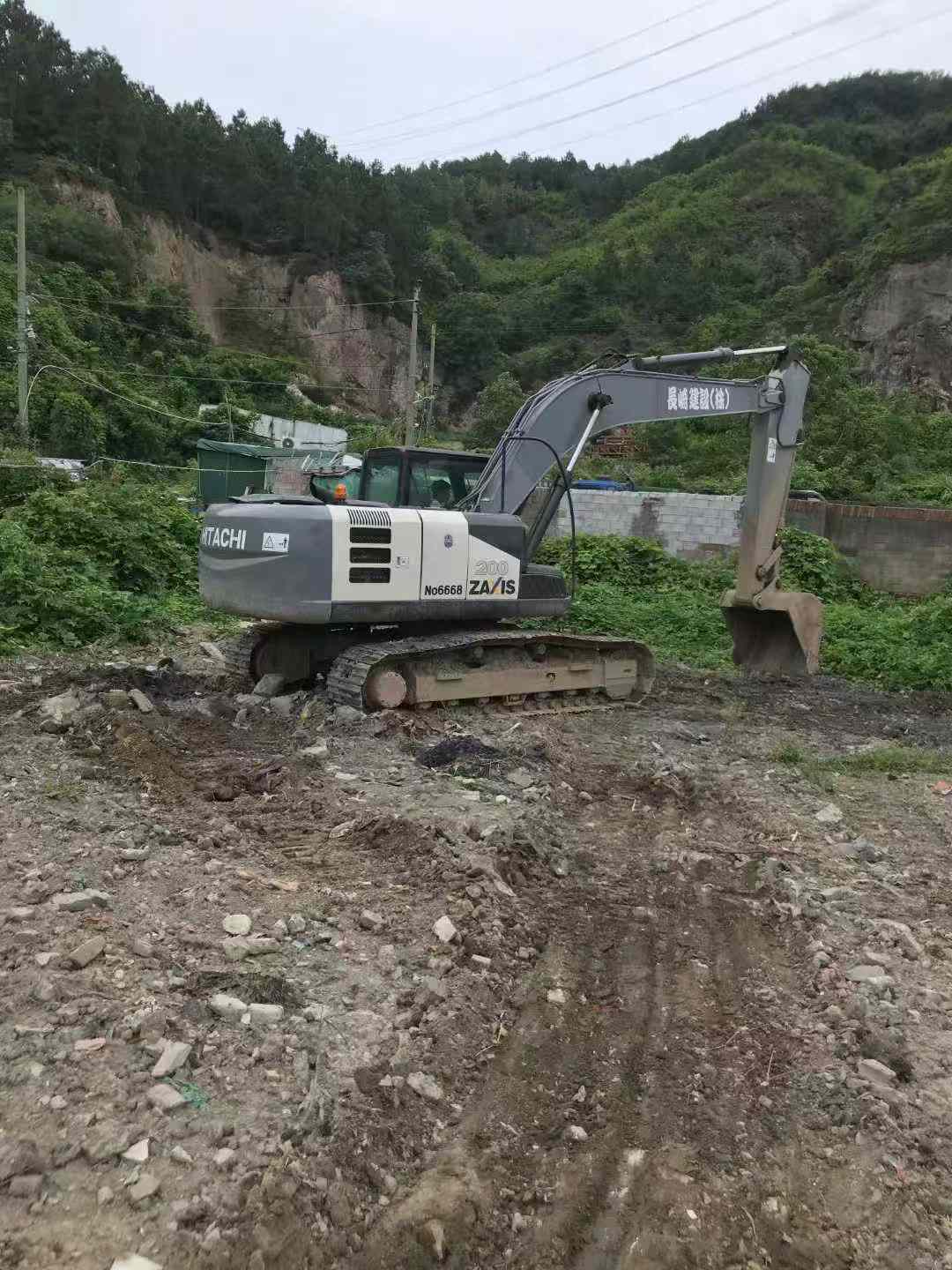 Compre Escavadeira Hitachi EX200-3 Usada / 8