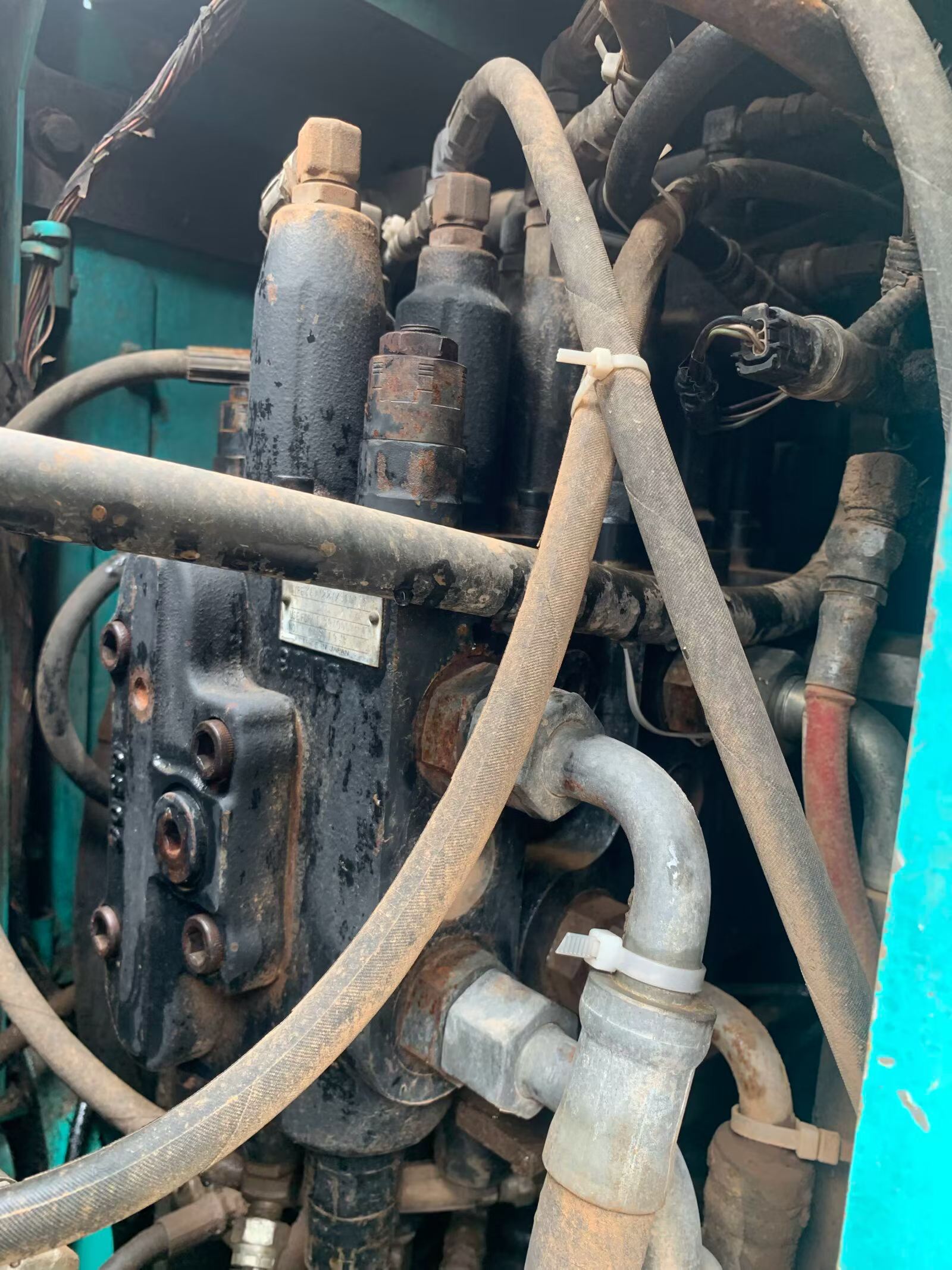 Compre Escavadeira Kobelco SK115SR Usada / 8