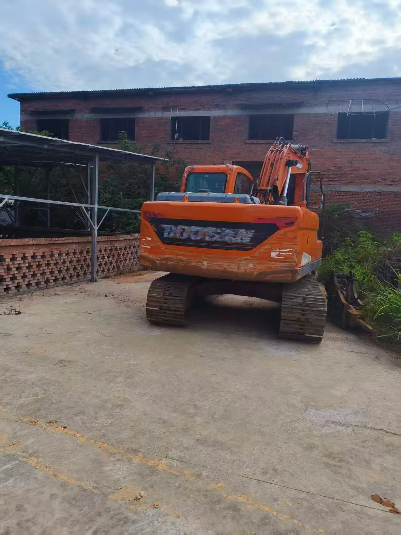 Compre Escavadeira Doosan DH150 Usada / 2