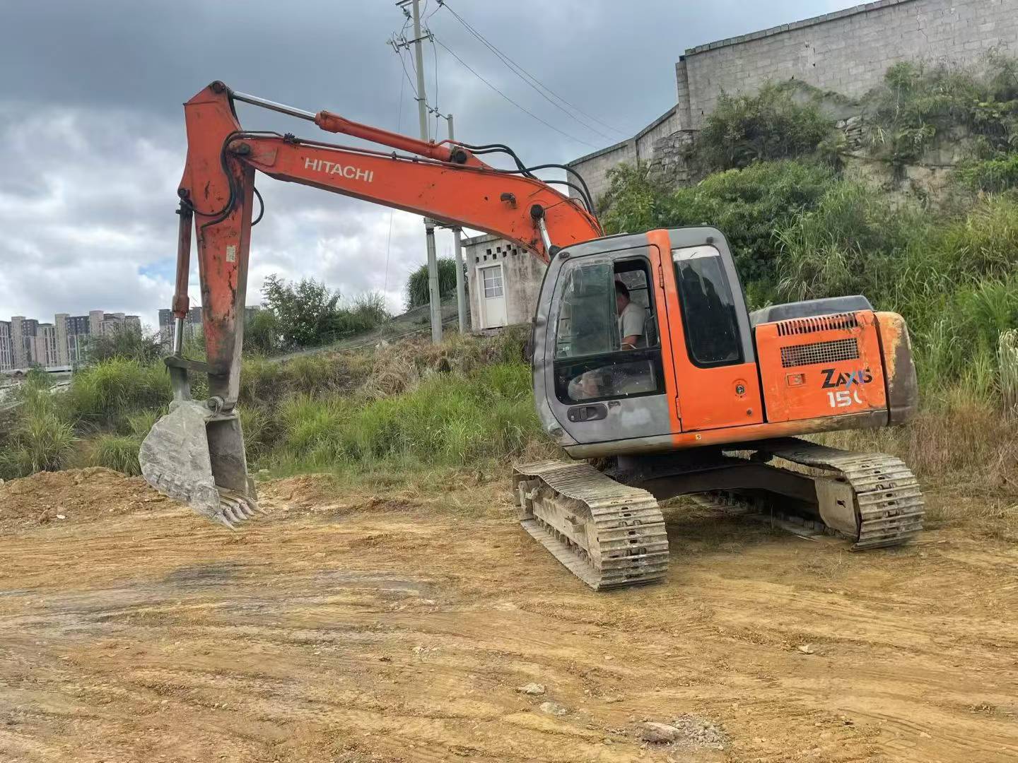 Compre Excavadora Hitachi EX120 Usada / 2
