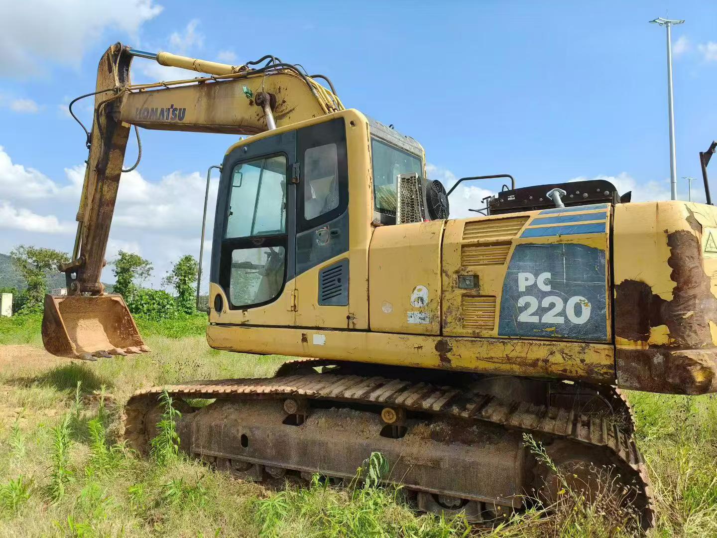 Acheter Pelle Komatsu PC220-8 d'occasion / 2