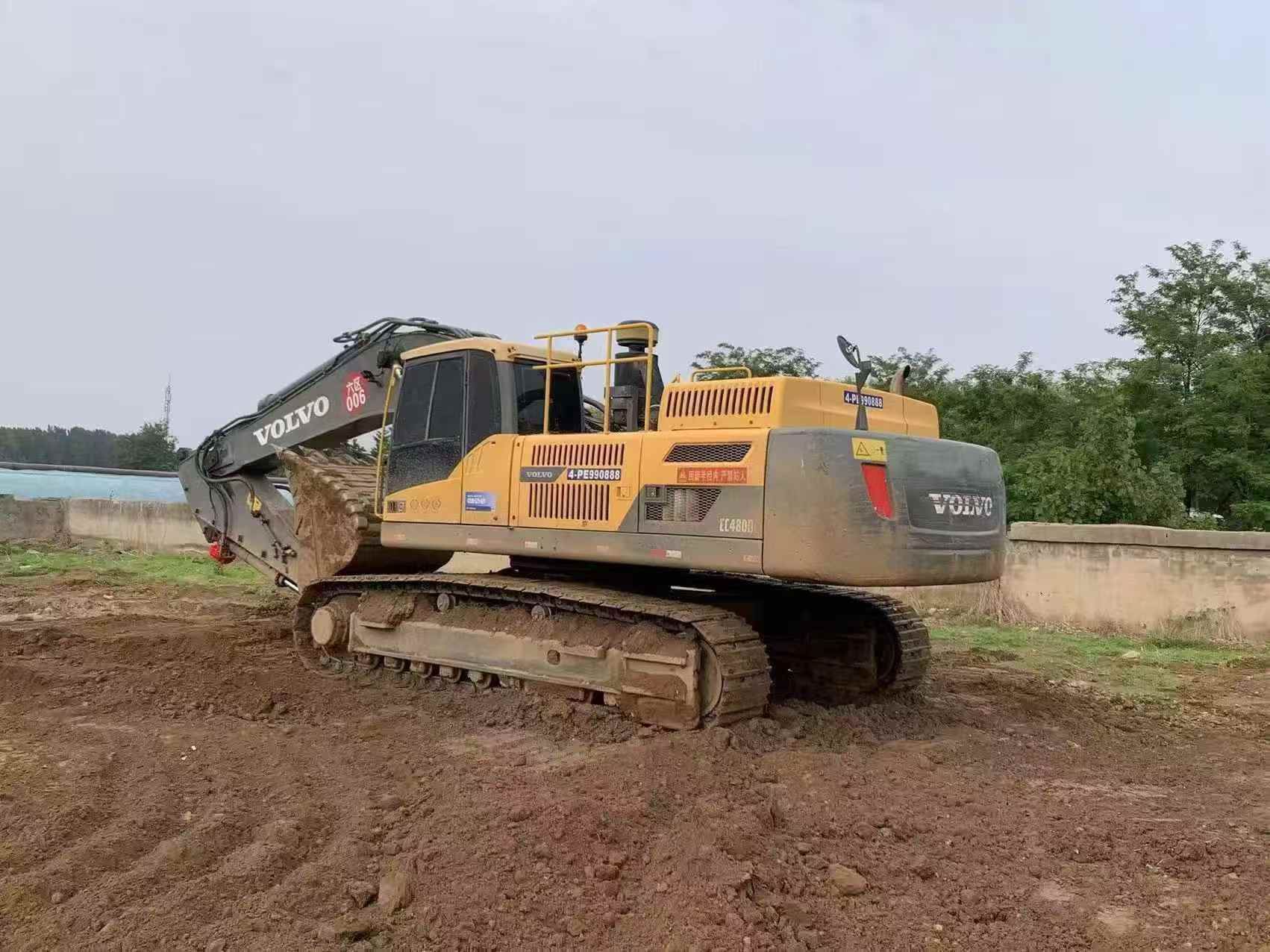 Compre Escavadeira Volvo EC480DL Usada / 2