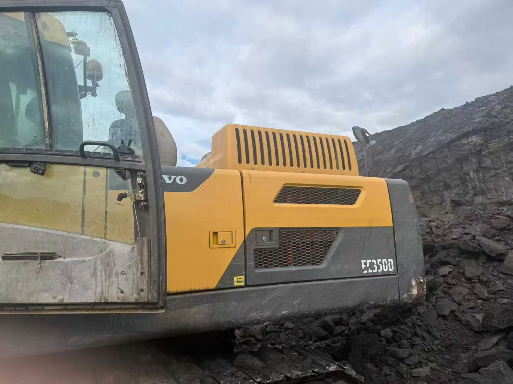 Купить Подержанный Экскаватор Volvo L350F / 2