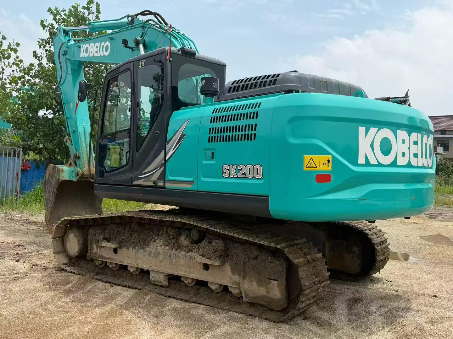 شراء حفارة Kobelco SK200-12 مستعملة / 2