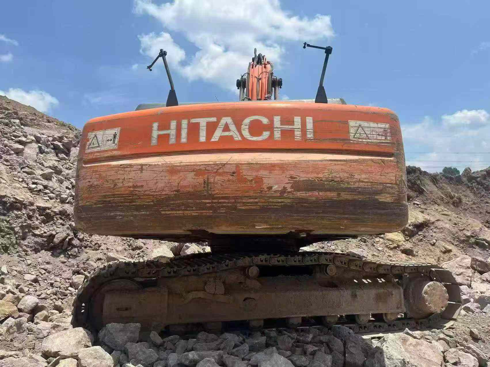 Buy Hitachi ZX200-3G Used Excavator / 3