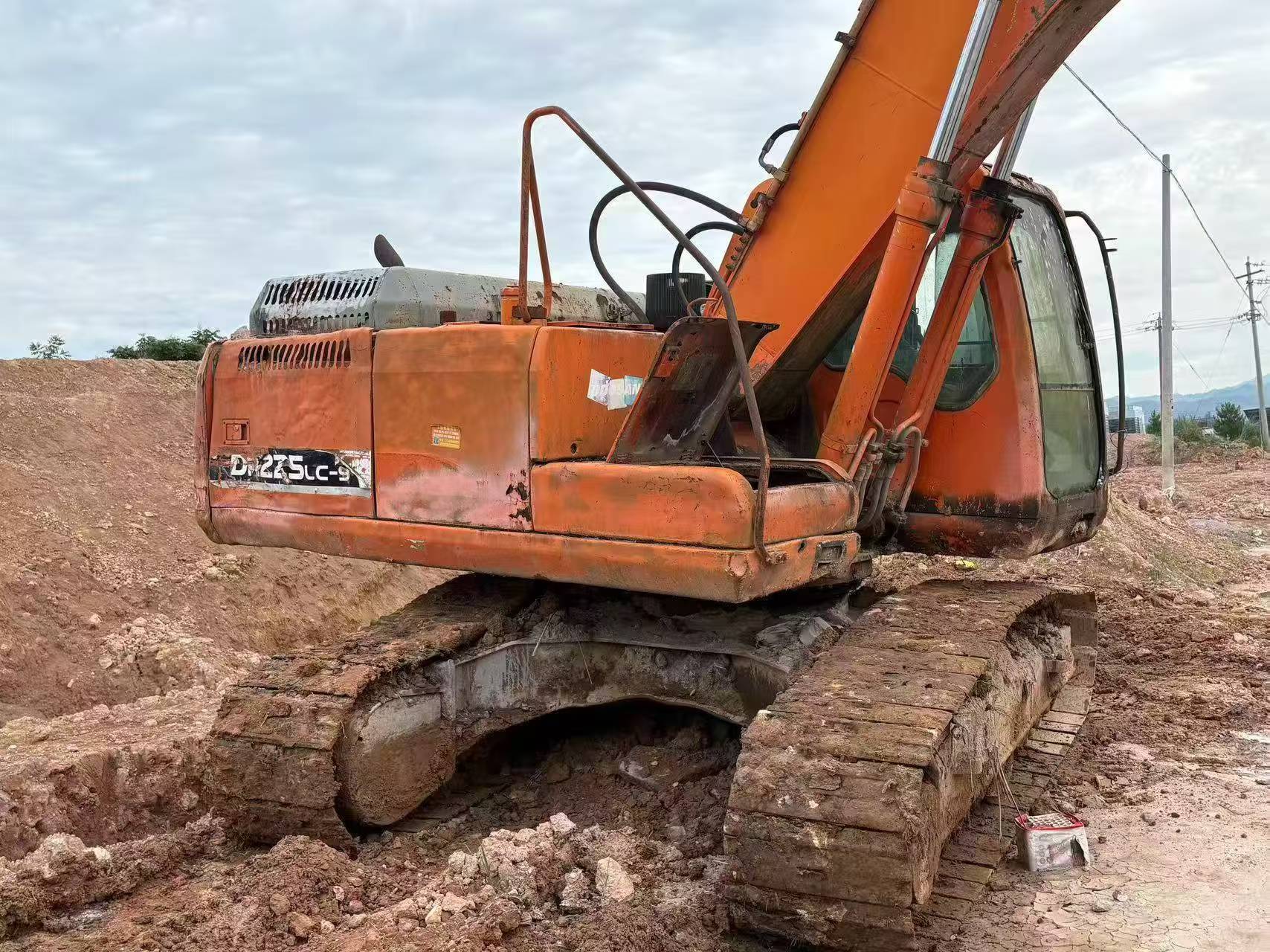 Buy Doosan DH215-9 Used Excavator / 5