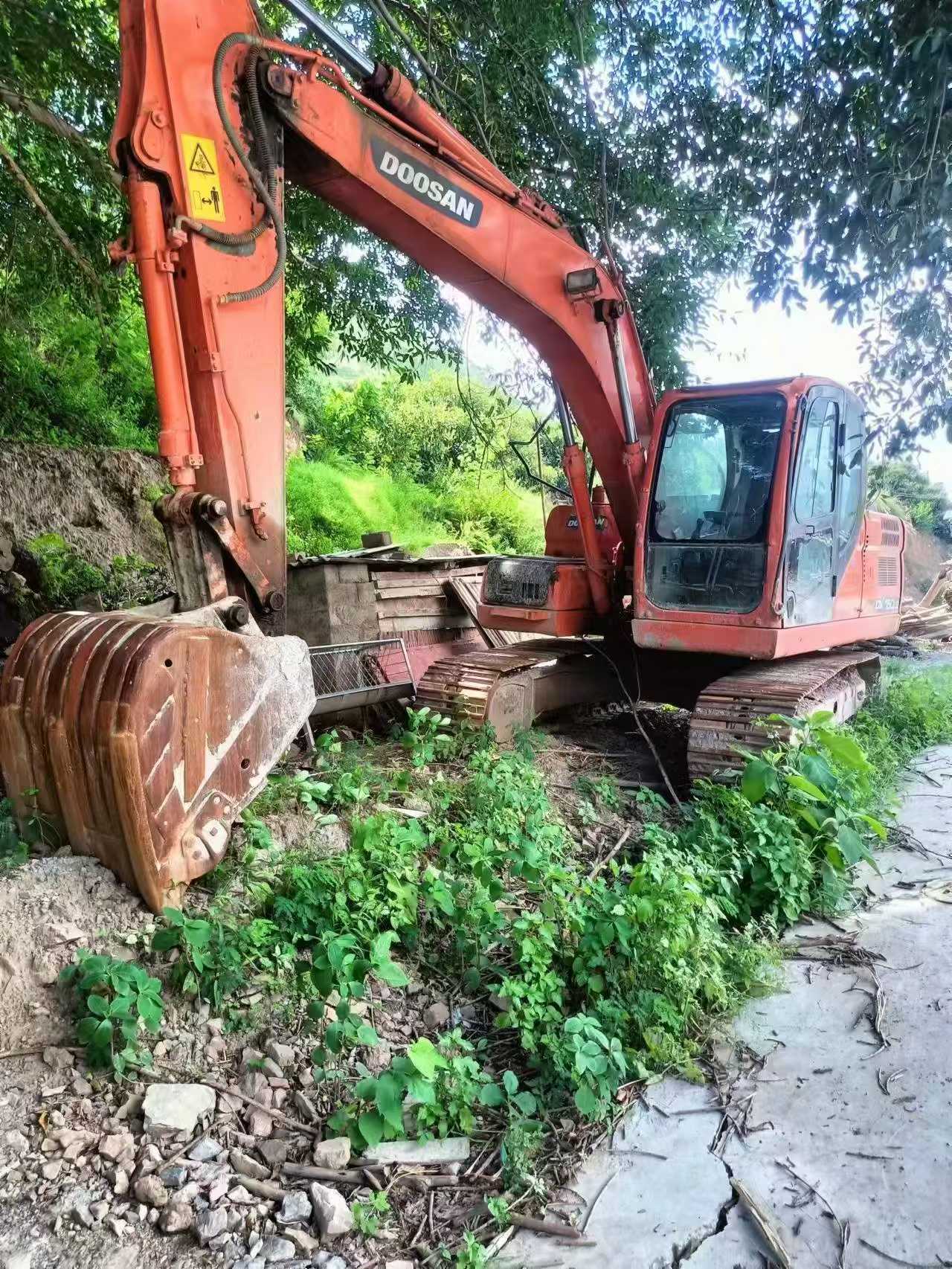 Compre Escavadeira Doosan DX15 Usada / 3 Compre Escavadeira Doosan DX15 Usada / 3