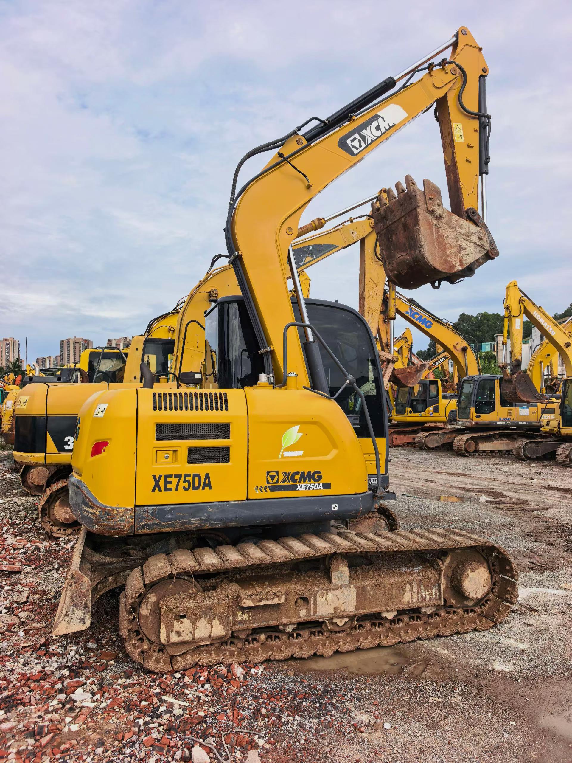 شراء XCMG XE75C مستعمل حفارة