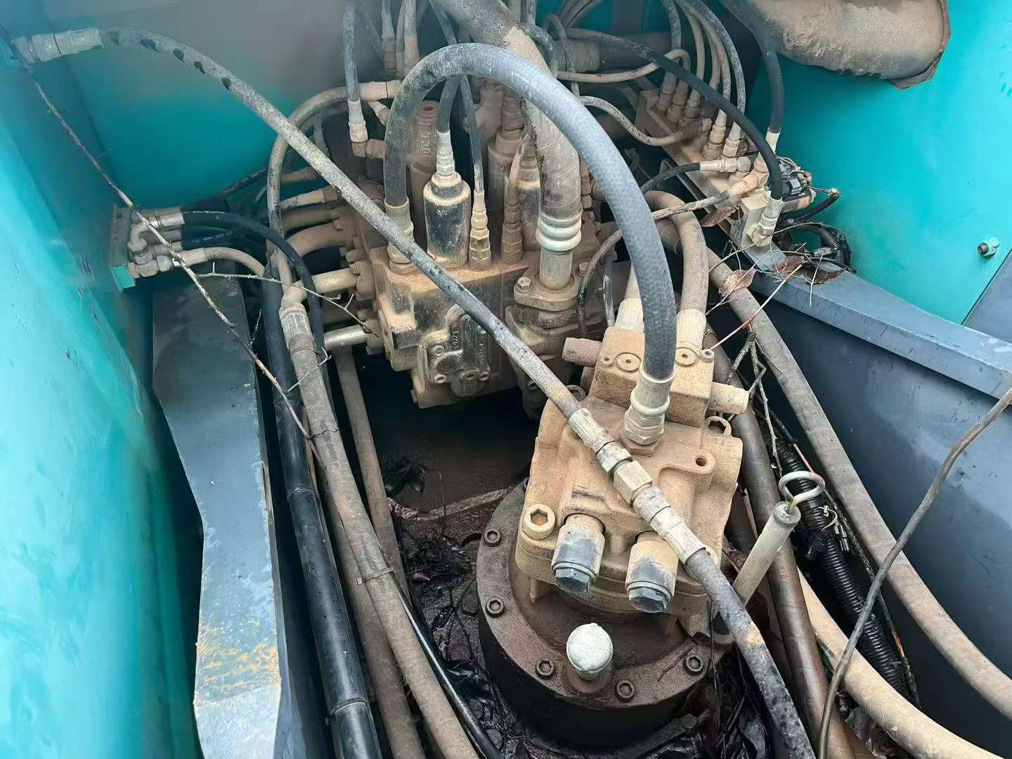 شراء حفارة Kobelco SK200 مستعملة / 7