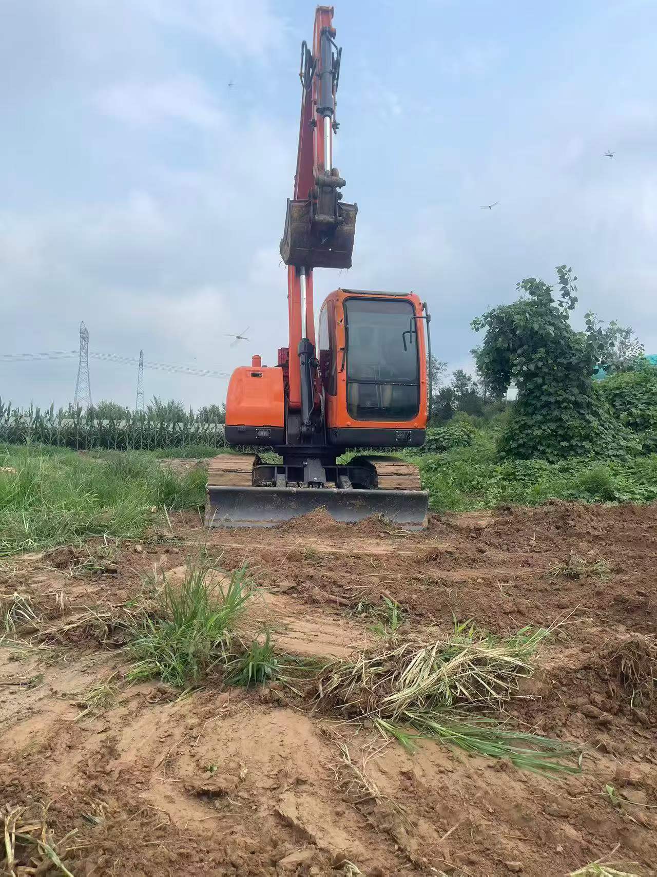 Compre Escavadeira Doosan DX80 Usada / 2 Compre Escavadeira Doosan DX80 Usada / 2