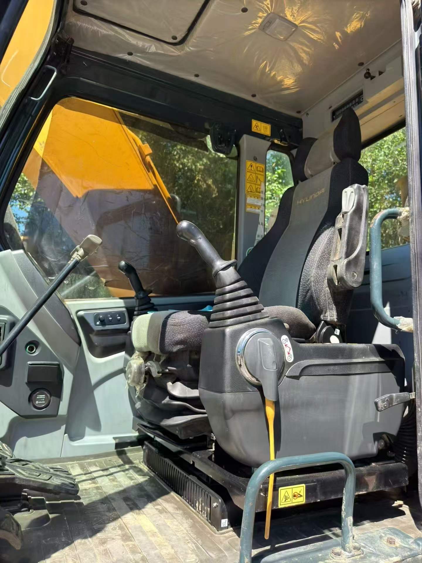 شراء حفارة Hyundai R215-7 مستعملة / 8