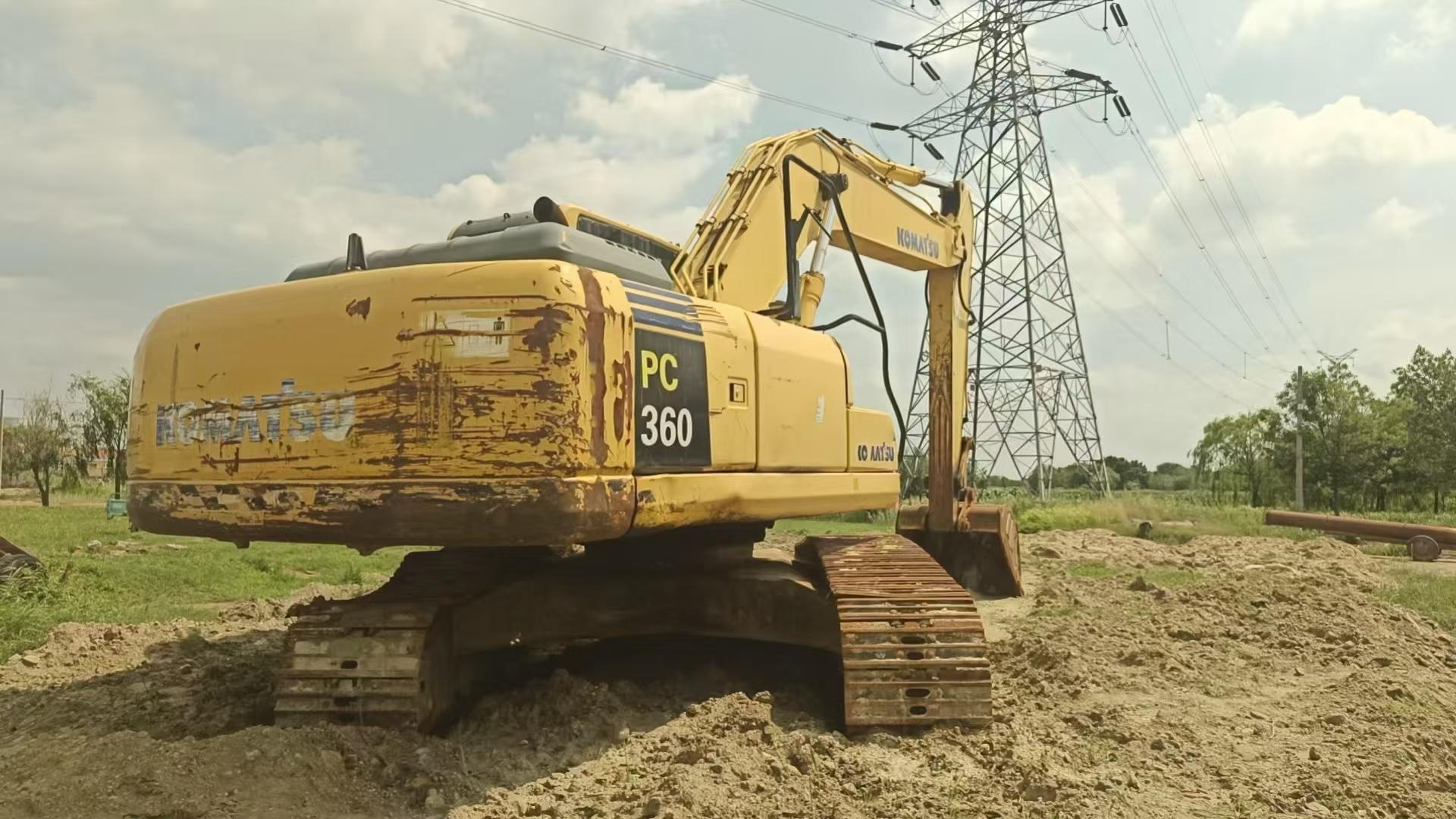 Compre Excavadora Komatsu PC240-6 Usada / 2 Compre Excavadora Komatsu PC240-6 Usada / 2