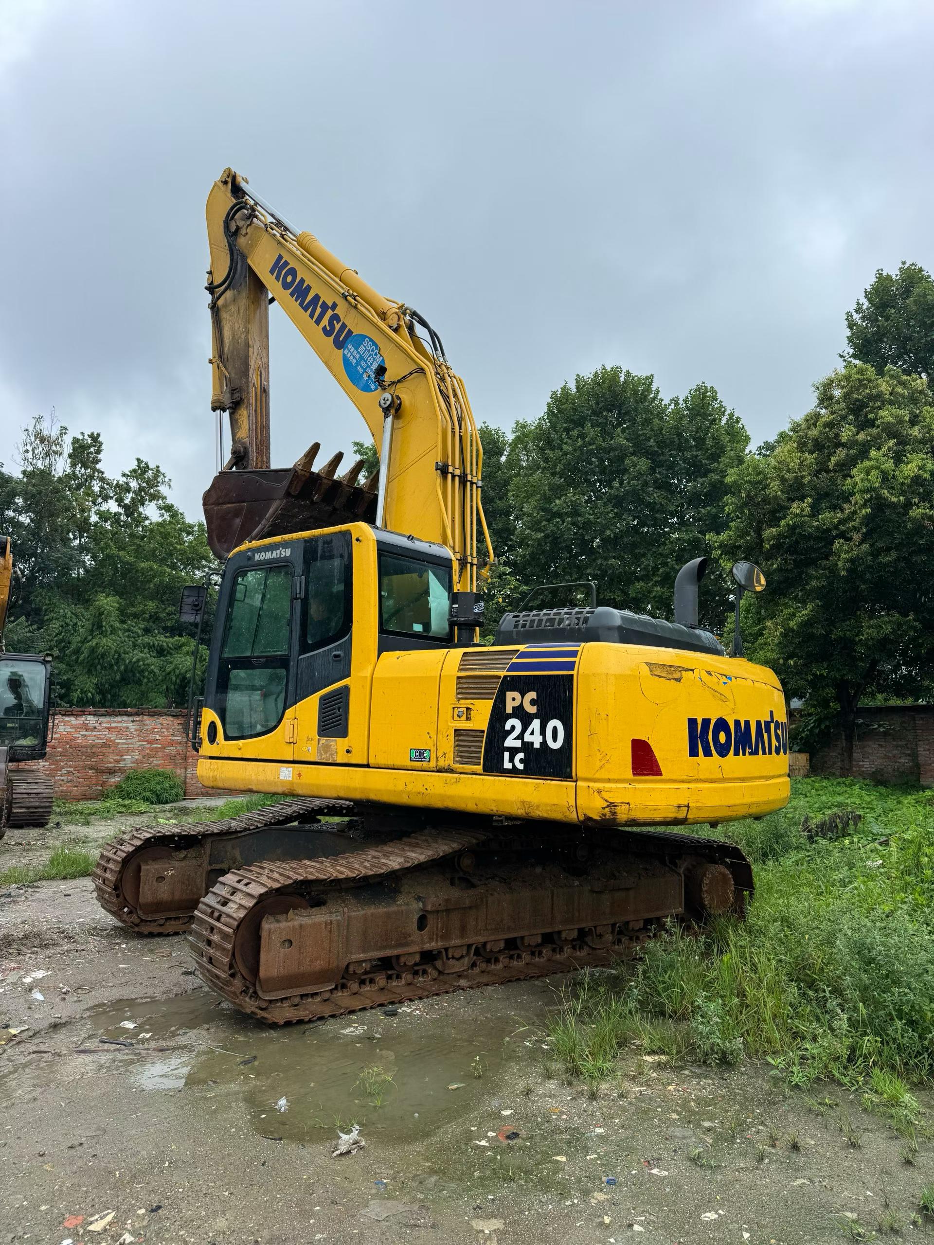 Compre Escavadeira Komatsu PC200 Usada / 4 Compre Escavadeira Komatsu PC200 Usada / 4