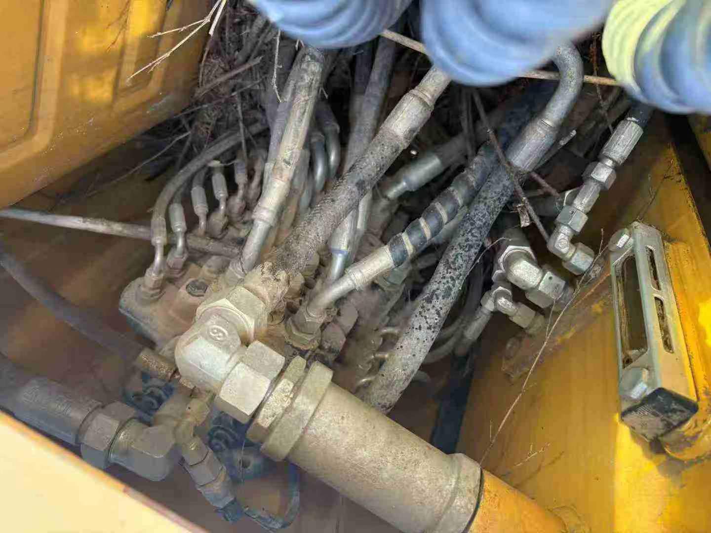 شراء حفارة XCMG XE75C مستعملة / 7