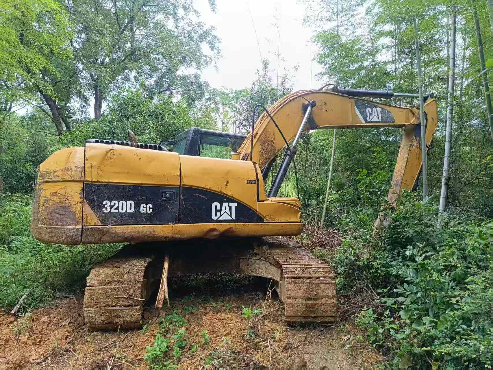 Buy Caterpillar 320D Used Excavator / 2 Buy Caterpillar 320D Used Excavator / 2