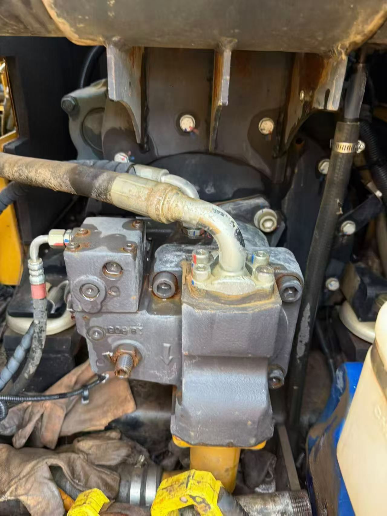 Buy Sany SY70C Used Excavator / 2